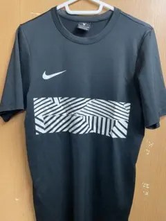 Nike ブラック Tシャツ S