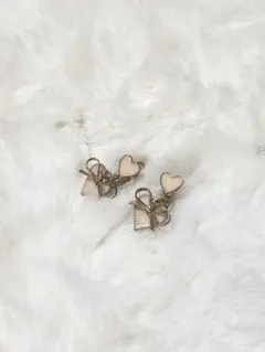 ハート×リボン モチーフ イヤリング ピンクベージュ ゴールド ガーリー系