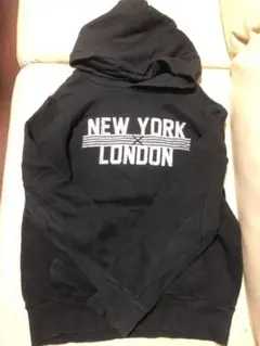 ブランシェス ニューヨーク ロンドン 黒 パーカー 150センチ