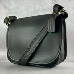 オールドコーチ　ショルダーバッグ　クロスボディ　フラップトップ　レザー　黒系