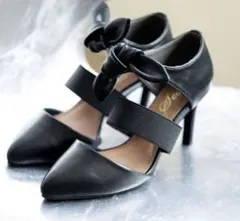 黒　ヒール　パンプス リボン 取り外し可能　ゴムストラップ　ポインテッドトゥ