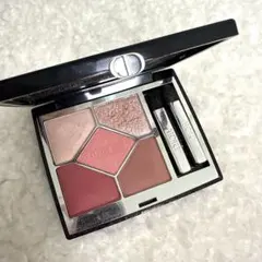 ディオールショウ　サンク　クルール　アイシャドウ　823