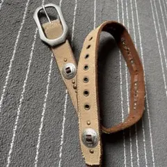ベージュ レザー ベルト スタッズ付き