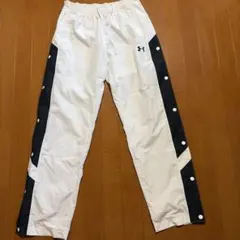 UNDER ARMOUR サイドボタン付きパンツ MD ホワイトスナップパンツのサムネイル