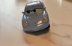 カーズ　サリー　カプセルトイ　肩ズン