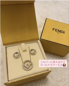 超美品FENDIネックレス&ピアスセットのサムネイル