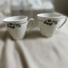 ストロベリー装飾のティーカップ2個セット美品