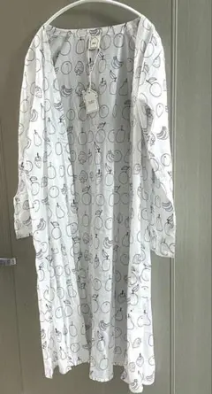 【新品】 Fillil フルーツ シャツ ロング丈 長袖 りんご いちご 果物のサムネイル