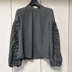 最終価格！ボンルシール❤︎パールボタン付き袖フリルブラウス⭐︎超美品！