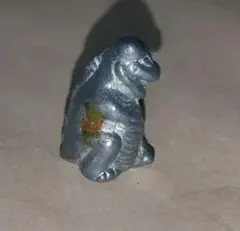 【昭和レトロ】　 ミニチュア フィギュア 怪獣？ メタリックシルバー