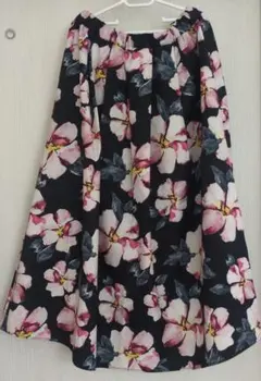 YECCA VECCA 花柄フレアスカート ブラック Fサイズのサムネイル