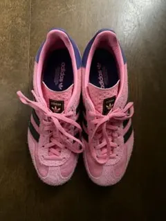 adidas sambaピンクスニーカーのサムネイル