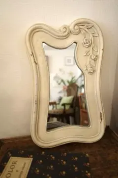 アンティーク壁掛けミラー　ヨーロッパ調　ウォールミラー　壁掛け鏡　アクセサリー台