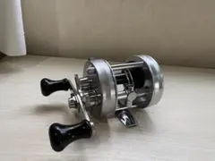 激レア ABU アブガルシア アンバサダー 2500C ブロンズプレート - メルカリ