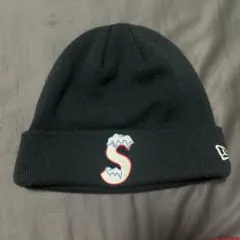 Supreme ニット帽 黒刺繍 Sロゴ