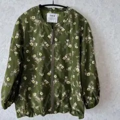 値下げしました 薄手七分袖オリーブ花柄ジップアップジャケットのサムネイル