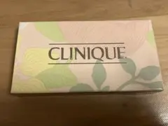 キッスィング　カラーズ　ヌード