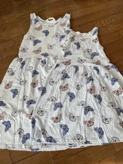 お揃いH&M 蝶プリント ノースリーブワンピース122/128と146/152