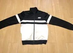 NIKE トラックジャケット ブラック ホワイトのサムネイル