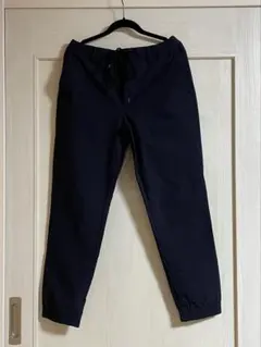 カジュアル 紺色パンツ