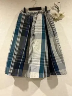 アズノウアズ チェック柄　タフタ　フレアスカート