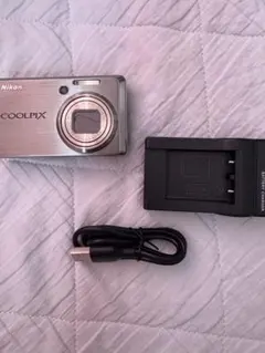 Nikon COOLPIX デジタルカメラ 本体と付属品