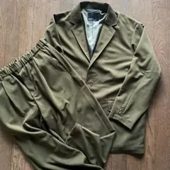 オリーブ カジュアルスーツ