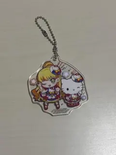 ひみつのアイプリ×サンリオ　じゅりあ　キティ　アクリルキーホルダー　ガチャガチャ