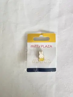 miffy 】 ピンバッジ 〈 みっふぃーとだーん 〉 倉敷限定品 - メルカリ