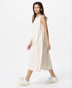 ユニクロ　ウルトラストレッチワンピース　オフホワイト丈短め　XL新品