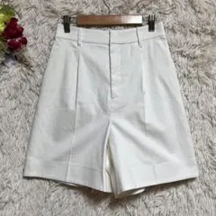 美品 アプワイザーリッシェ タックハーフパンツ ホワイト 1 S 裏地付きのサムネイル