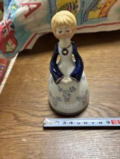 陶器製 女の子　ベル人形　置物　アンティーク