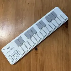 ぴ*み様 KORG nanoKEY2 ホワイト　USBアダプタつきのサムネイル