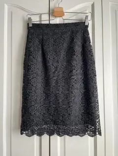 ユニクロ黒レーススカート