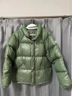 グリーン ダウンジャケット