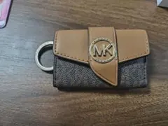 MICHAEL KORS ブラウンキーケース