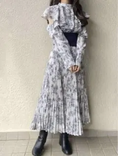 GRL 花柄ケープカラーショルダーオープンプリーツワンピース トワルドジュイ 春