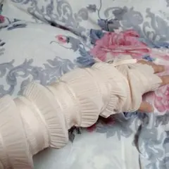 アームカバー　フリル付きサーモンピンク色