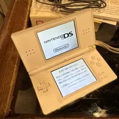 Nintendo DS Lite ホワイト 本体　取説箱付き　ドラクエ9 おまけ