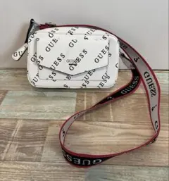 GUESS ホワイト　白　ショルダーバッグ　総柄