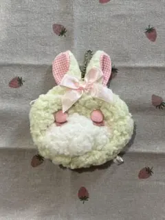 うさぎ ボア ポーチ チャーム付きのサムネイル