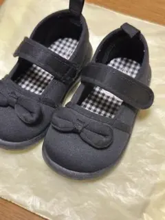 黒 リボン付き ベビーシューズ