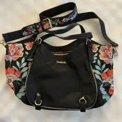 Desigual 刺繍ショルダーバッグ ハンドバッグ