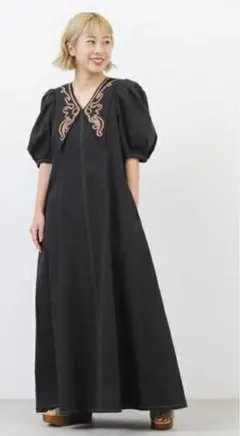 今日まで最終値下げ‼️ ローズバッド　コード刺繍襟つきワンピース