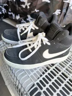 値下げ‼️Nike ハイカットスニーカー 黒/白23㎝