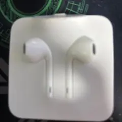 ホワイト 有線イヤホン インイヤー型