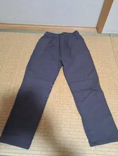 140サイズ ダークグレー パンツ