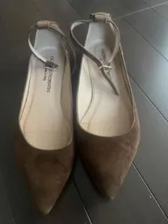 ブラウン スエード フラットシューズ