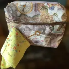 新品未使用　マップ柄ポーチとGuessハンカチセット