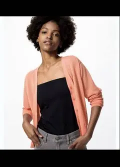 未使用　UNIQLO ライトVネックカーディガン　シアーのサムネイル